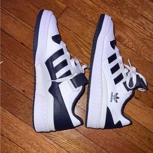 Adidas forum low navy